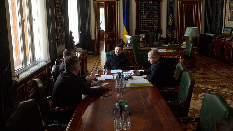 Зеленський заслухав переговорників зі США: Команда доповіла про можливості й труднощі