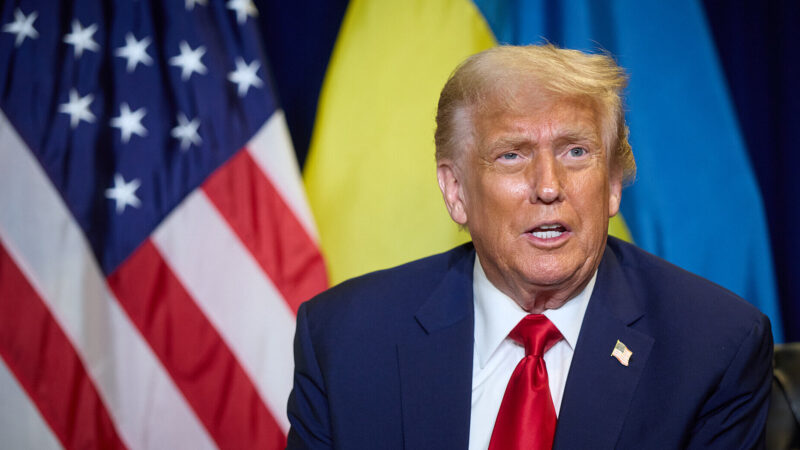 Трампу потрібен мир в Україні для послаблення відносин РФ та Китаю – Politico