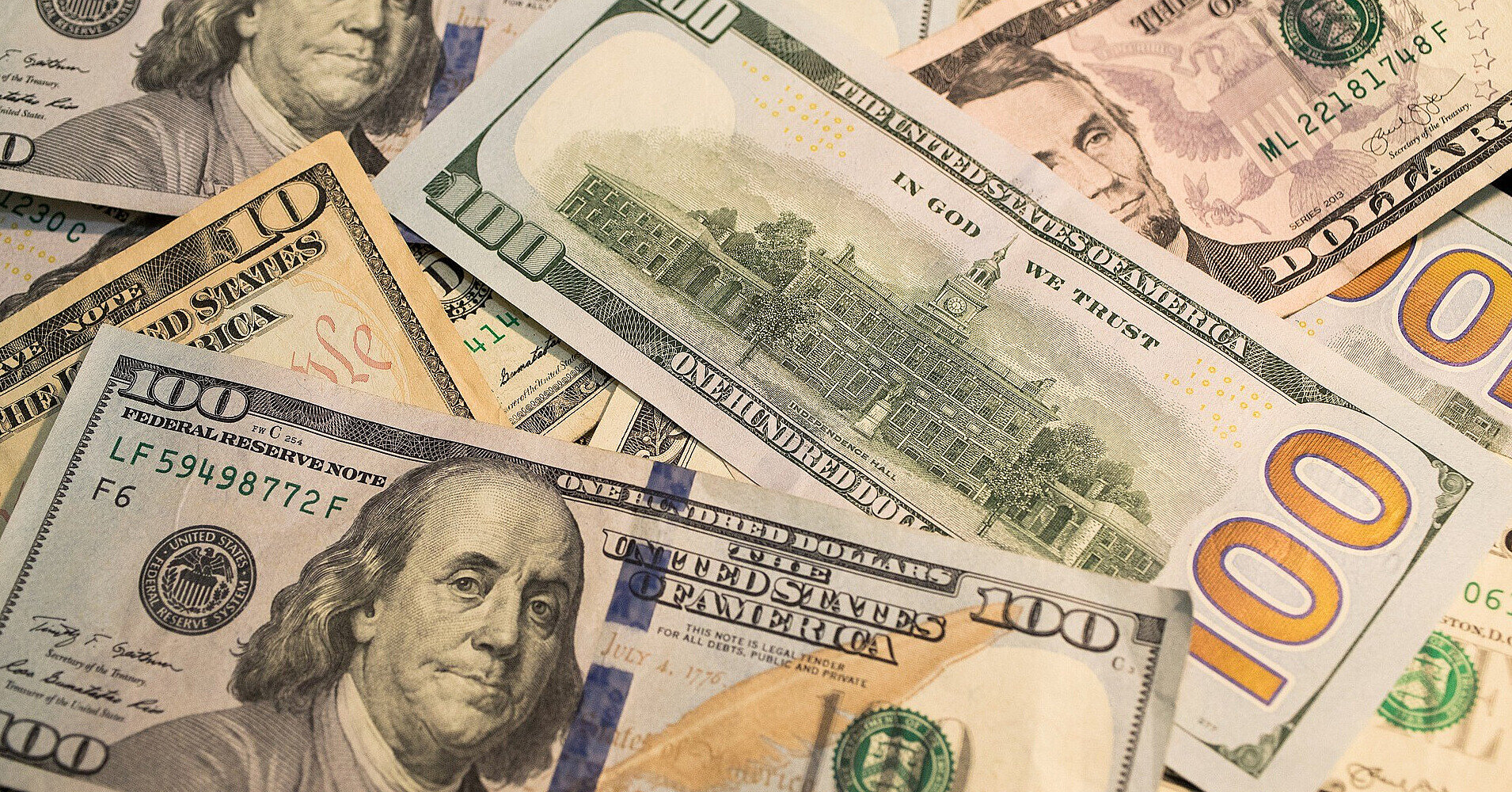 Долар вже 44. Що далі