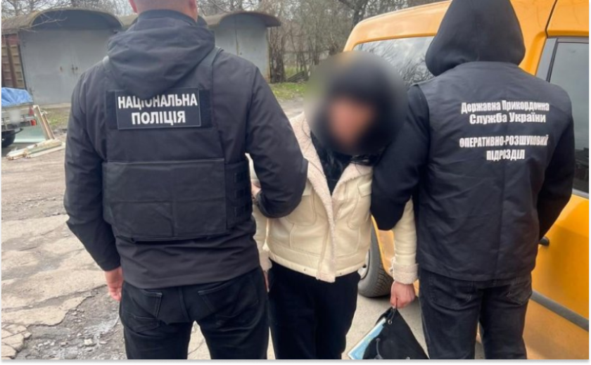 Схема фіктивного оформлення батьківства: правоохоронці викрили чергову протиправну схему втечі з країни