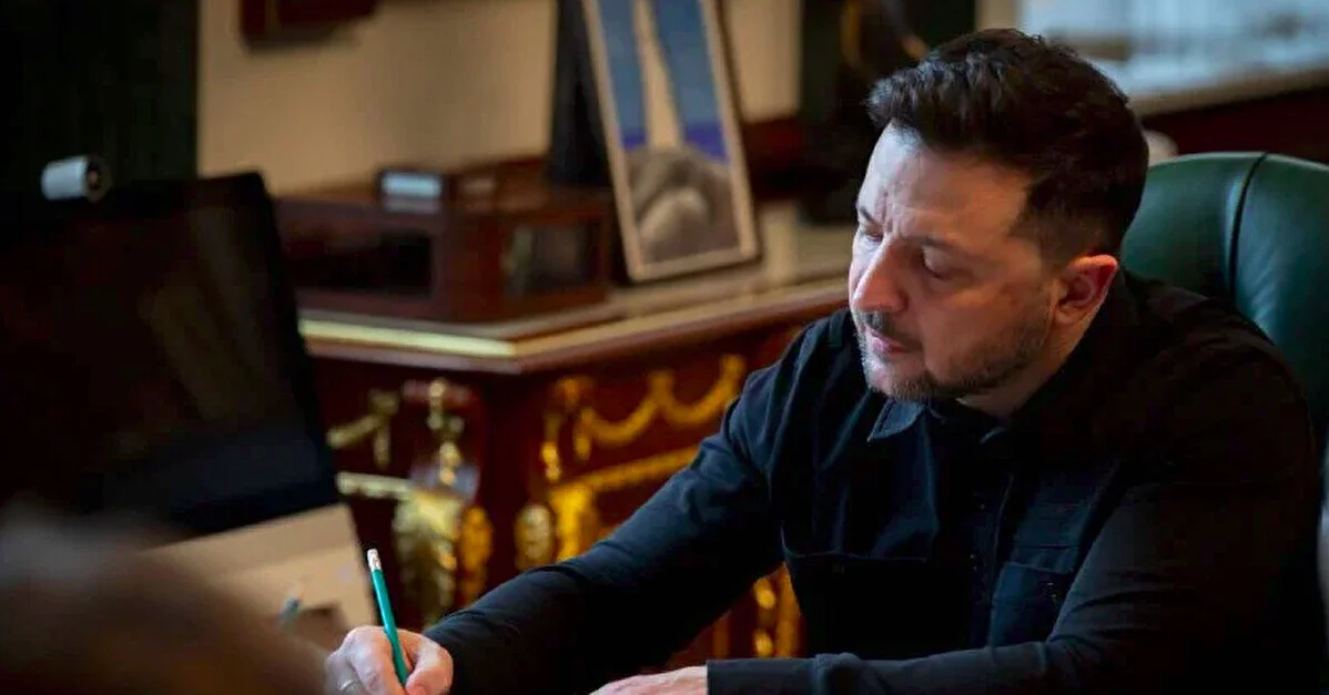 Зеленський обговорив з фон дер Ляєн розблокування пакету підтримки ЄС на 90 млрд євро