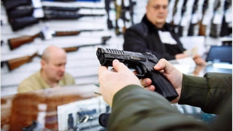 Філатов закликав врегулювати обіг короткоствольної зброї після стрілянини в Києві