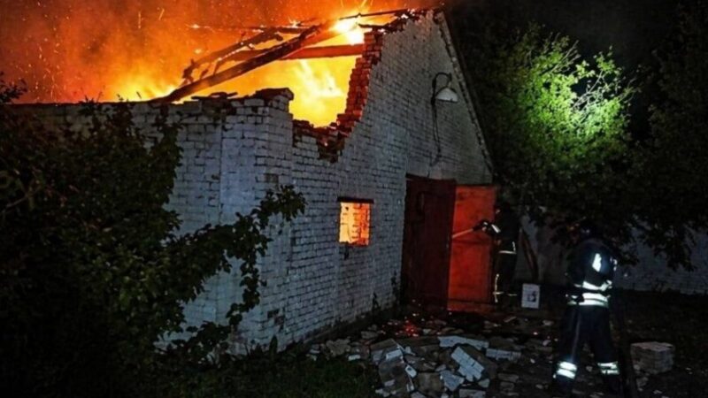 На Нікопольщині через удари дронів зайнялися АЗС та житлові будинки: безпекова ситуація в області станом на ранок 30 квітня