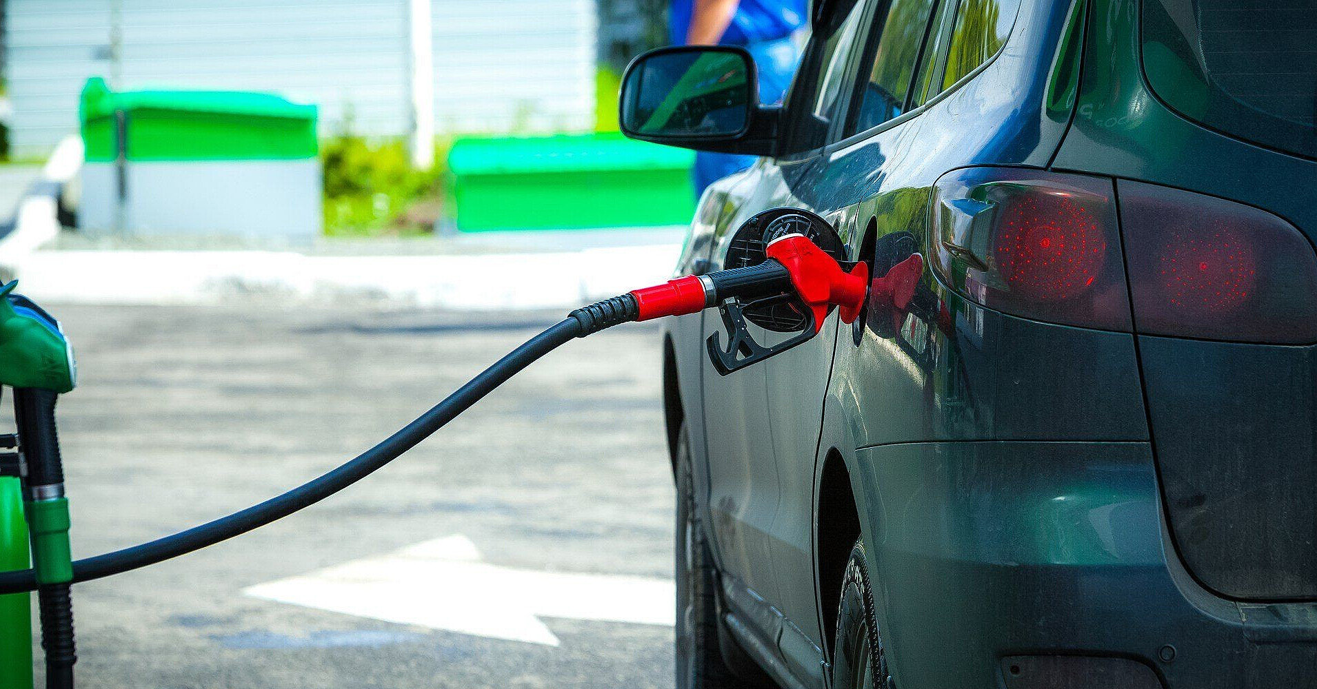 Стрімке зростання цін на пальне проаналізували в АМКУ: перші результати