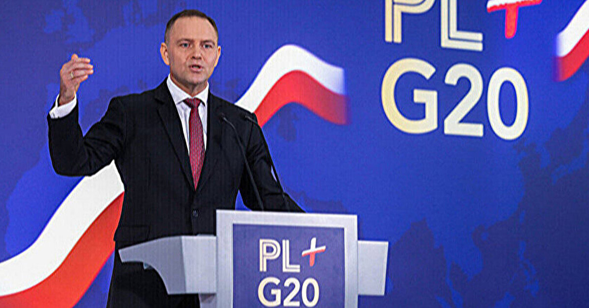 Половина поляків схвалюють роботу президента Навроцького