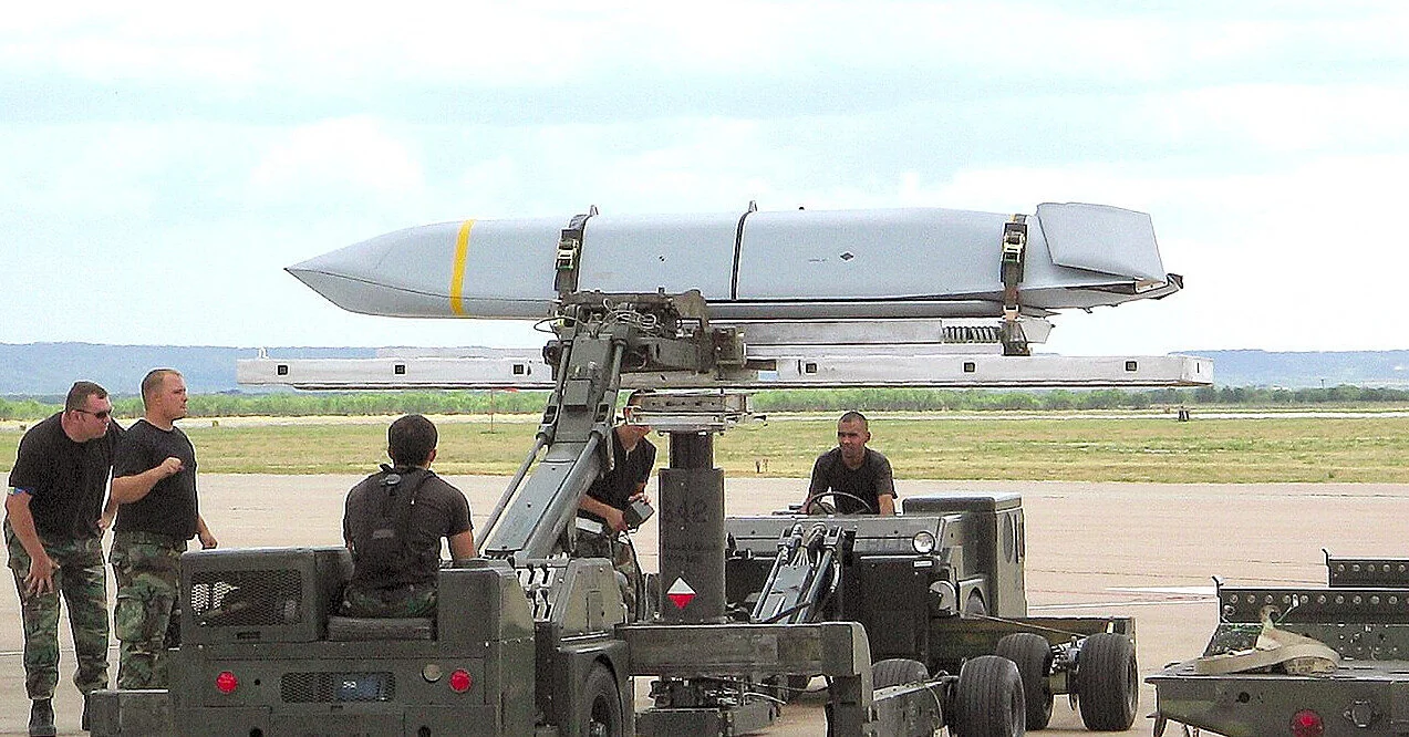 ЗМІ: США виснажили запаси ключових ракет через війну з Іраном