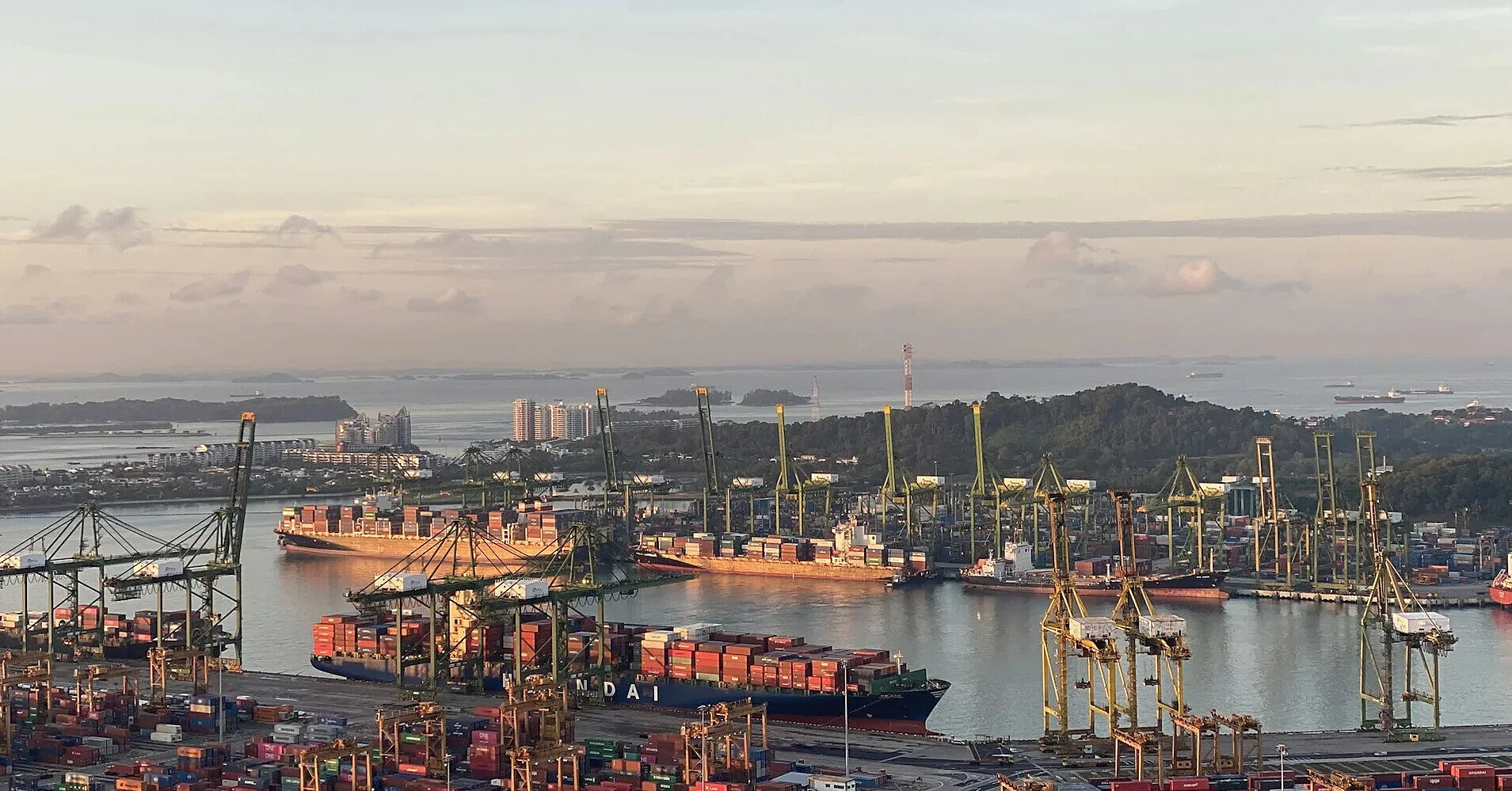 Сінгапур наростив закупівлі мазуту в РФ через перебої у постачані з Близького Сходу