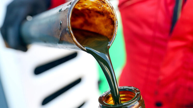 Нафта по $102: як рішення Трампа про блокаду Ірану сколихнуло світові ринки