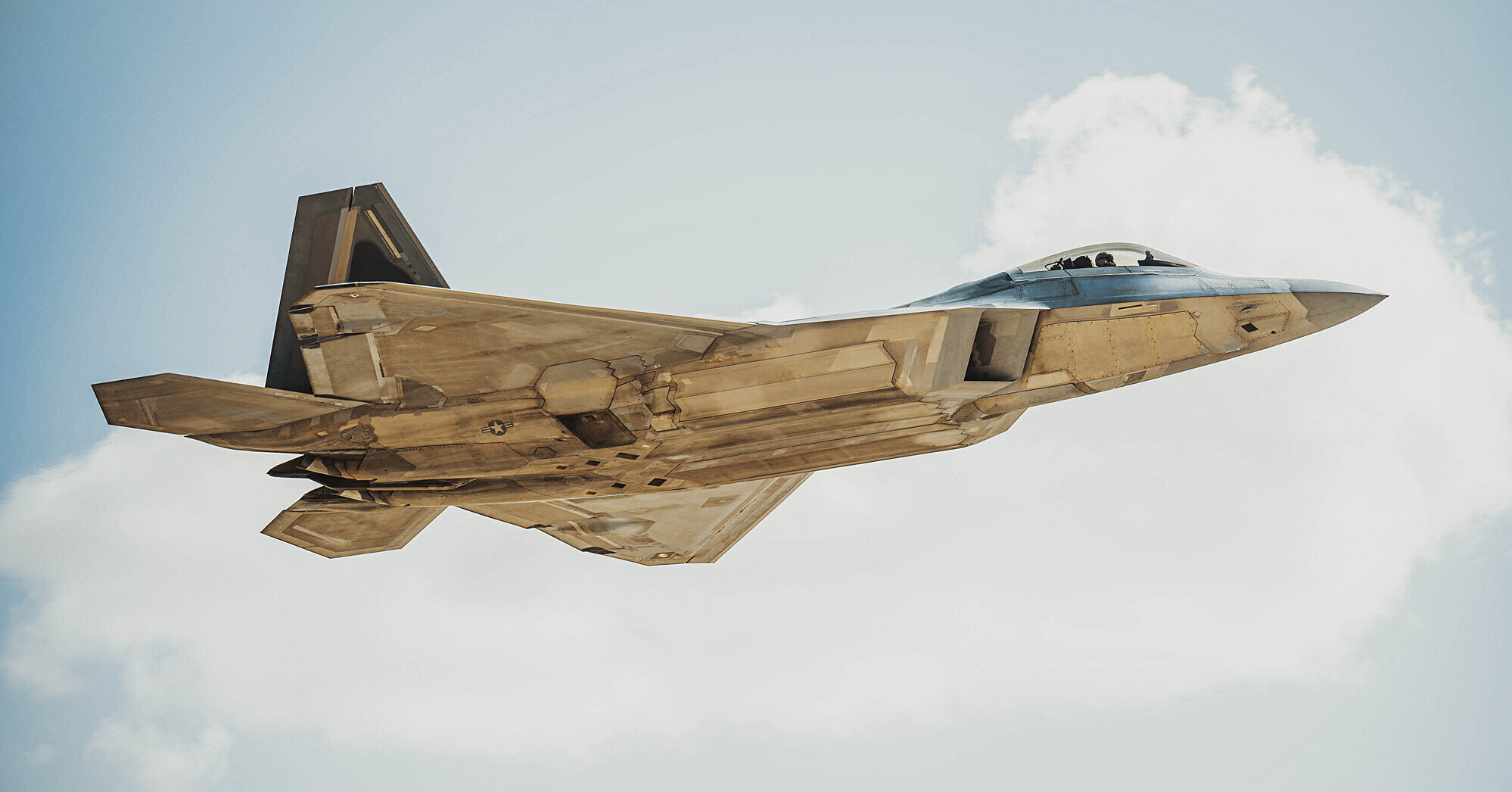 США обстріляли головний нафтовий хаб Ірану – Axios