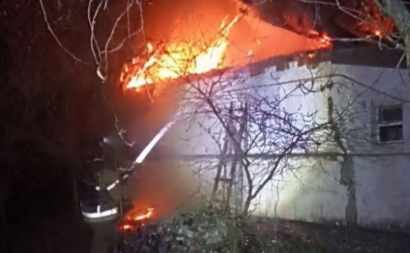 Ворог 10 разів атакував Дніпропетровщину: пошкоджено багатоповерхові та приватні будинки