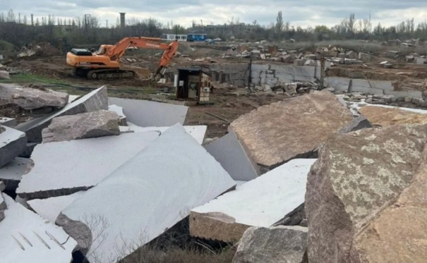 На Дніпропетровщині батько і син організували незаконний видобуток граніту