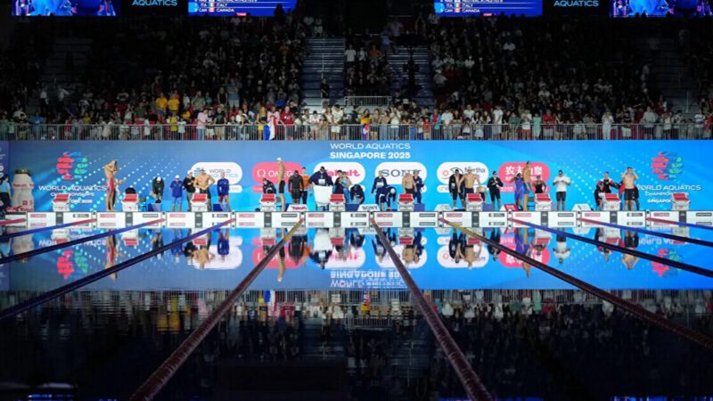 Прорив санкцій: росіянам та білорусам офіційно повернули прапор і гімн у світовому плаванні