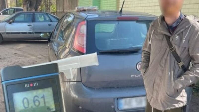 Неодноразово керував транспортним засобом у стані сп’яніння: у Кривому Розі зупинили водія