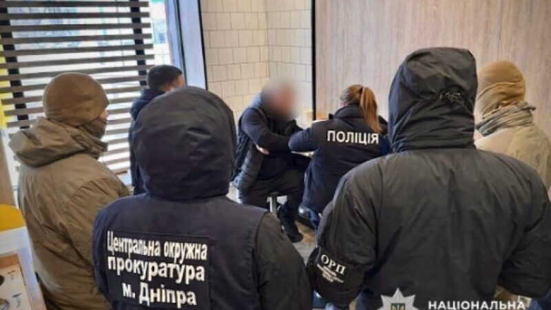 $18 тисяч за втечу за кордон: у Дніпрі судитимуть організатора нелегальної схеми