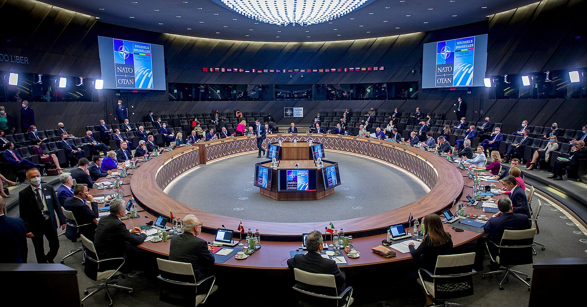 НАТО обговорює відмову від щорічних самітів через напругу з Трампом