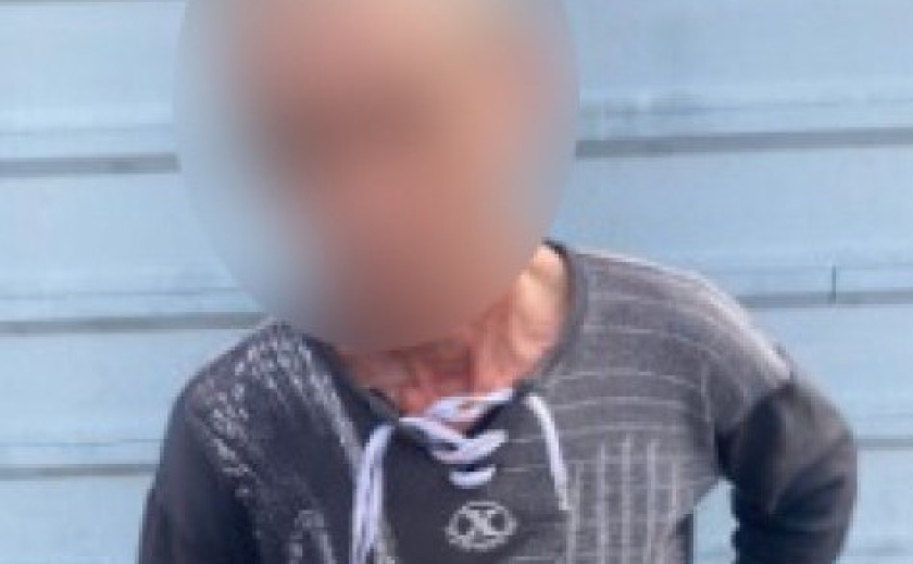 На Синельниківщині поліцейські викрили чоловіка у зберіганні майже 1 кг наркотичних засобів