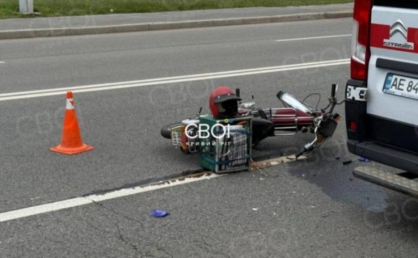 У Кривому Розі Opel збив мотоцикліста