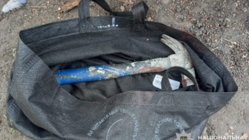 Напали на 73-річну жінку: у Жовтих Водах поліцейські затримали двох підозрюваних у розбійному нападі