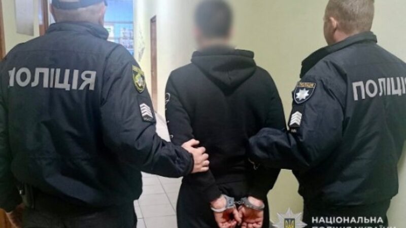 Поліцейські Дніпра затримали підозрюваного у незаконному заволодінні транспортним засобом