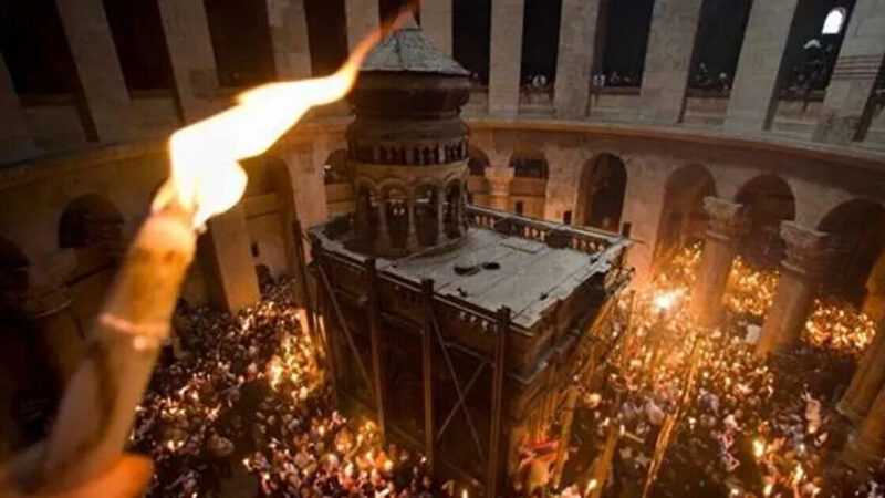 У Єрусалимі зійшов Благодатний вогонь