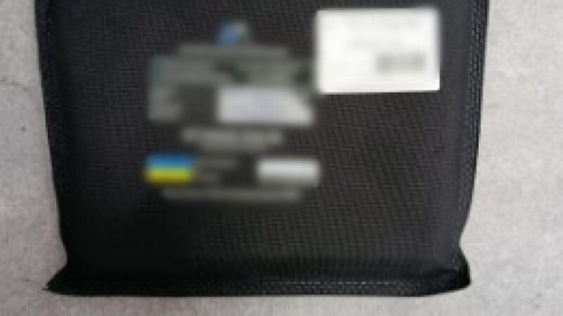 Брав речі у магазині, не сплативши їхню вартість: у Павлограді затримали чоловіка за фактами шахрайства та підроблення документів