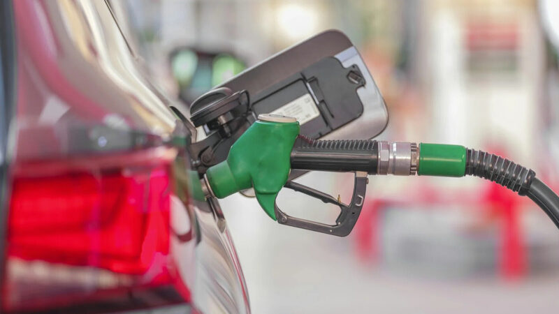 Дизель різко подорожчав: ситуація з цінами на українських АЗС 14 квітня