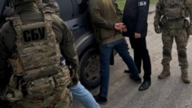 Поліцейські Дніпропетровщини викрили канал незаконного переправлення військовозобов’язаних чоловіків за кордон