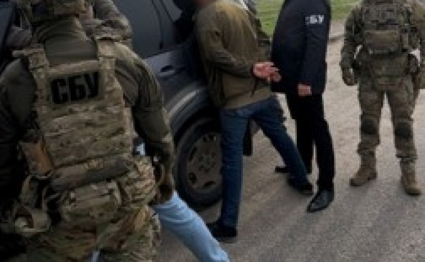 Поліцейські Дніпропетровщини викрили канал незаконного переправлення військовозобов’язаних чоловіків за кордон