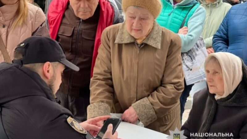 Поліція Дніпра продовжує працювати на місцях масованої атаки на місто