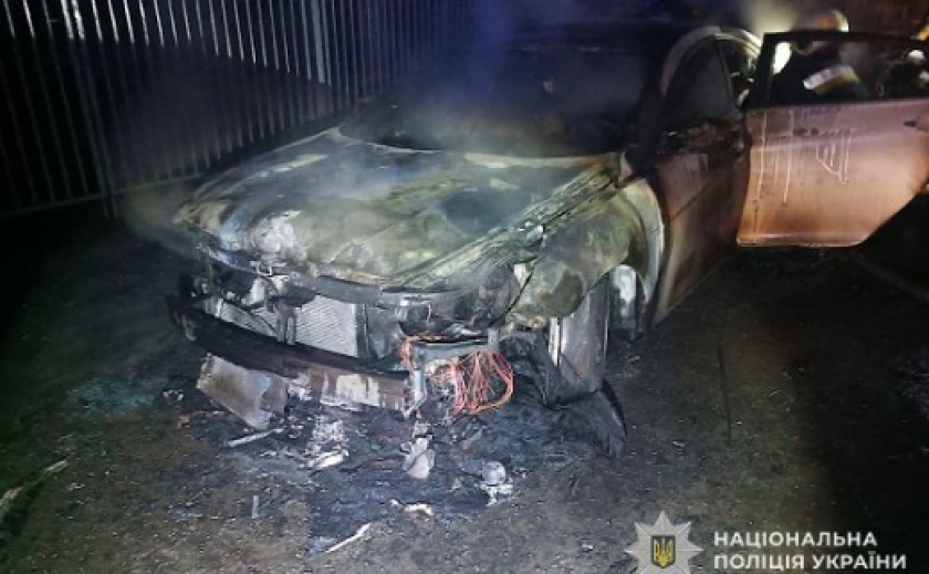 У Дніпрі через ревнощі чоловік підпалив авто: слідчі передали справу до суду
