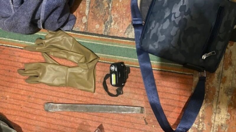 Викрали автомобіль зі стоянки за допомогою евакуатора: у Дніпрі повідомили про підозру двом чоловікам