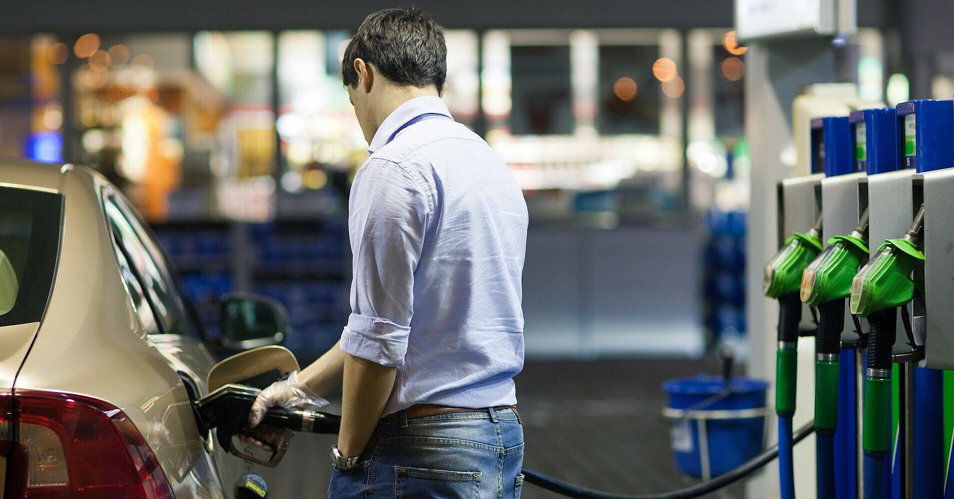 Уряд Німеччини оголосив про рішення знизити ціни на пальне