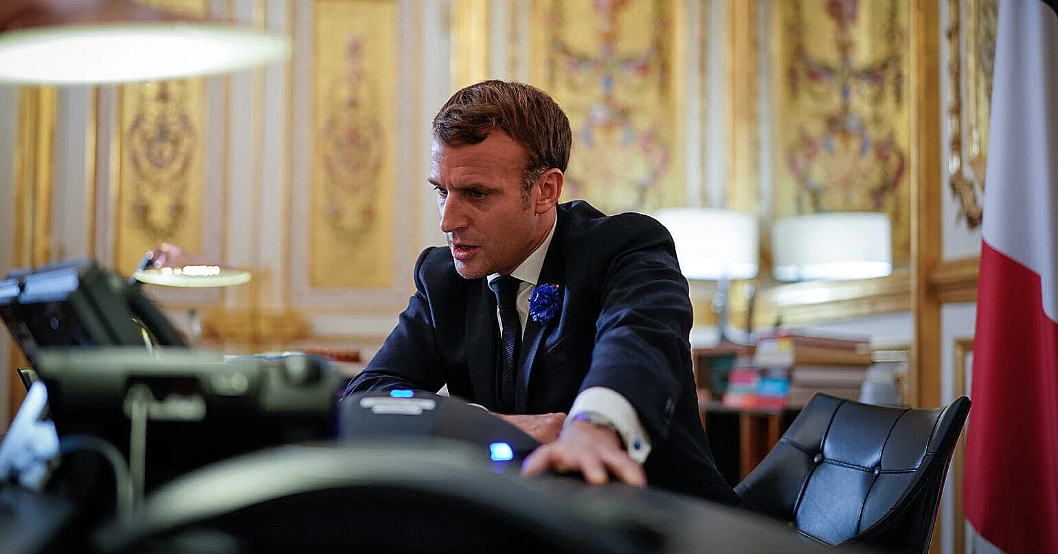 Макрон відповів на жарт Карла III про те, що США “говорили б французькою”