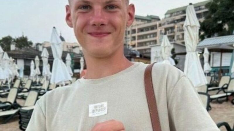 Поліцейські Кам’янського розшукують 15-річного Шейка Тимофія