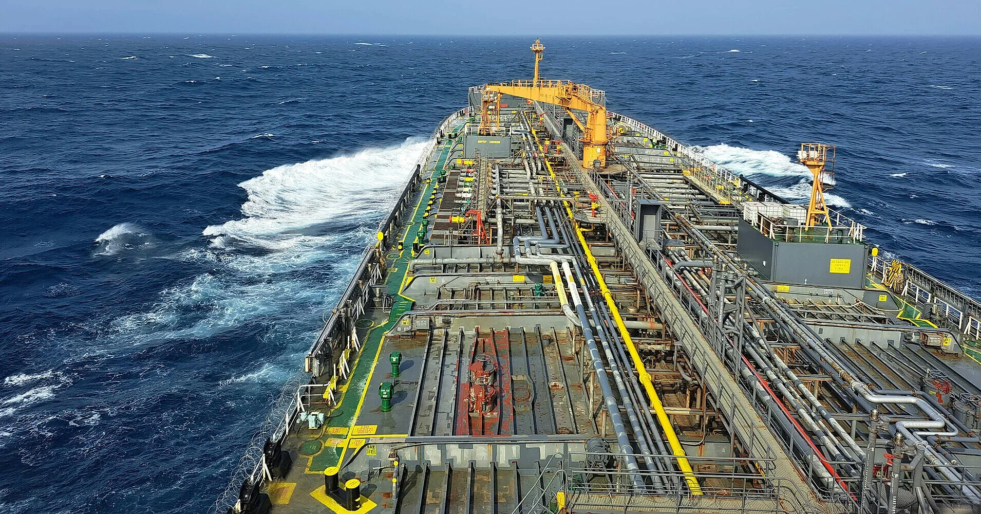 Нафта тримається на рівні $98 попри продовження перемир’я з Іраном