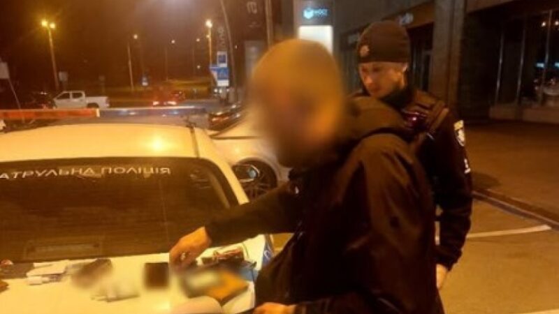 Завдав тілесних ушкоджень ножем та втік у невідомому напрямку: у Дніпрі затримали нападника