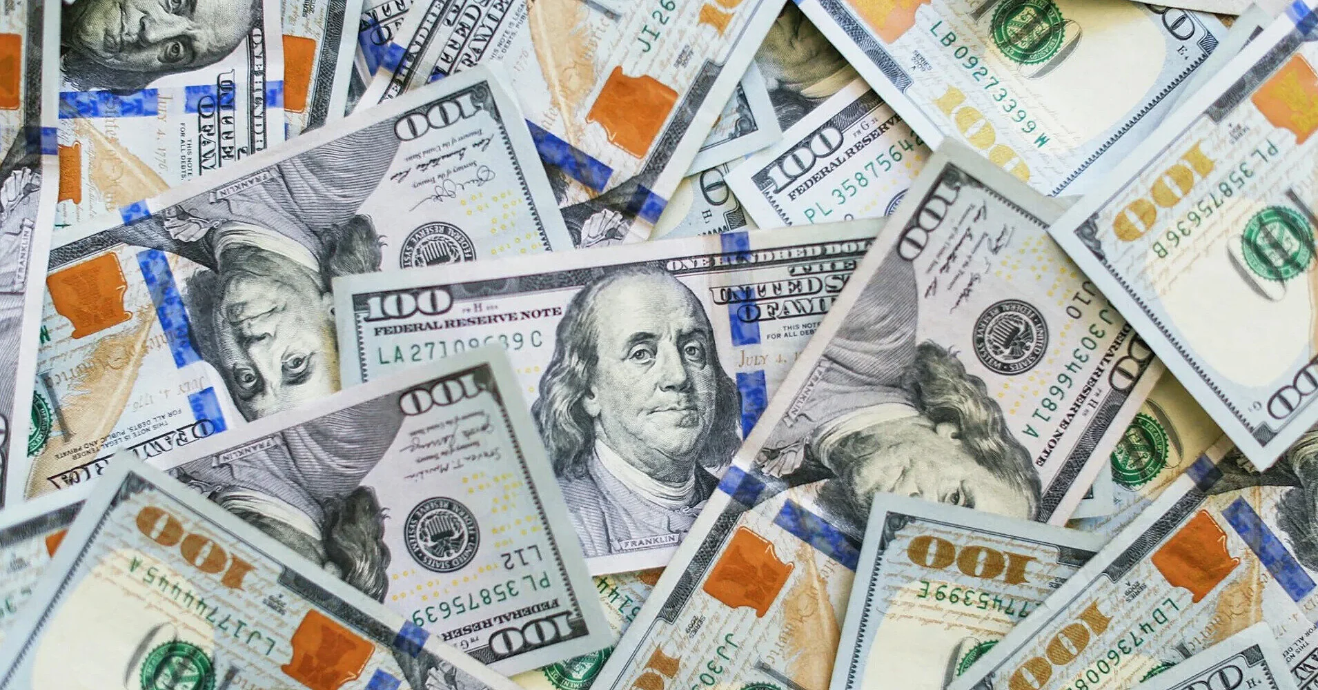 Долар зріс майже до тижневого максимуму через нове загострення в Ормузі