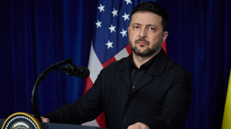 Зеленський підписав закон про підготовку школярів та студентів до нацспротиву