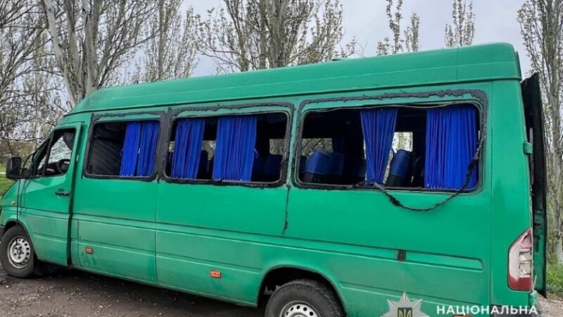 У Нікопольському районі ворог поцілив по маршрутному автобусу: поранено людей, серед них дитина