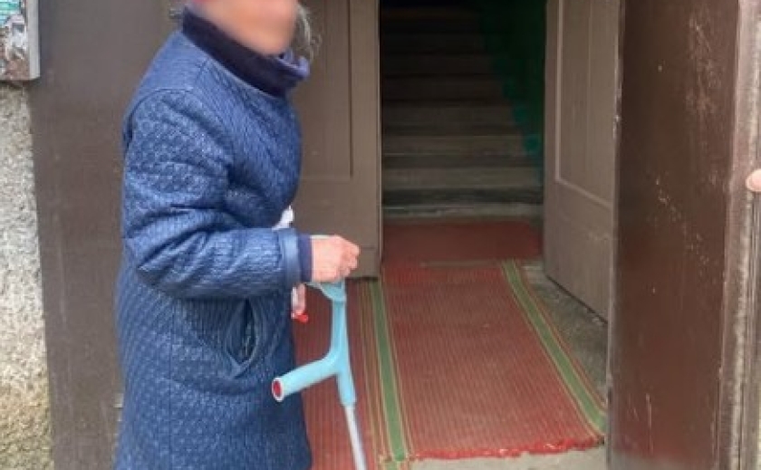 У Кривому Розі патрульні допомогли жінці безпечно повернутися додому