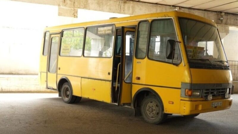 У Дніпрі водій маршрутки залишив непритомного підлітка на автовокзалі: правоохоронці перевіряють обставини інциденту