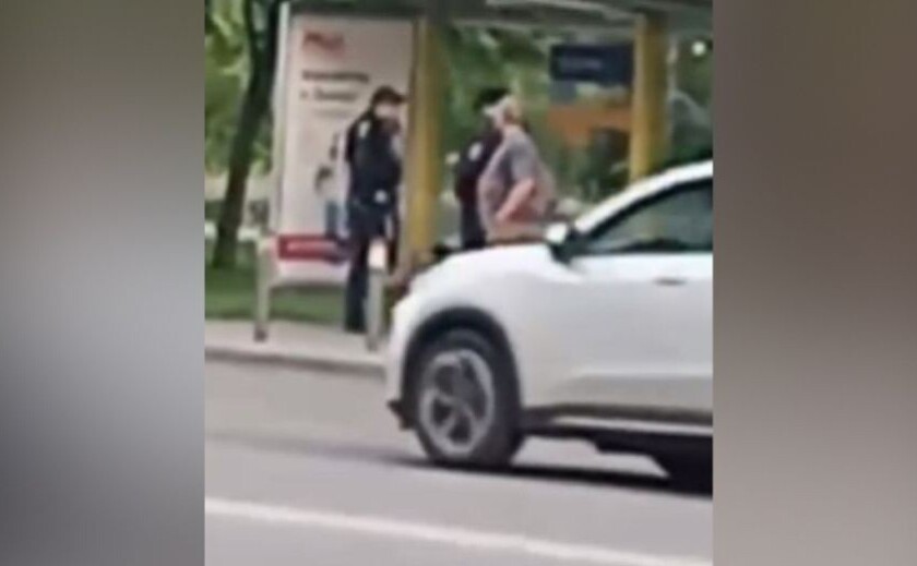 У Дніпрі на зупинці громадського транспорту виявили тіло чоловіка: подробиці від поліції