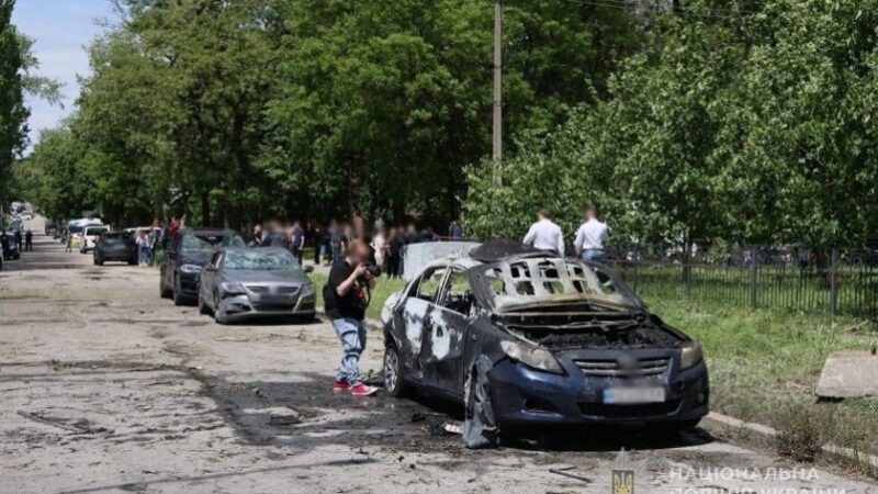 Окупанти завдали ракетного удару по Запоріжжю: троє людей поранені