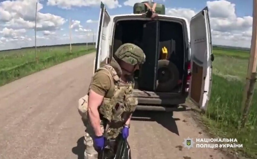 «Білі янголи» евакуювали пораненого та вивезли тіло загиблого мешканця Межової