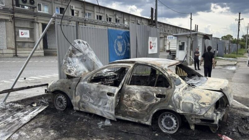 Росіяни вдарили ракетою по складу ООН у Дніпрі: знищено продовольство для 130 тисяч людей