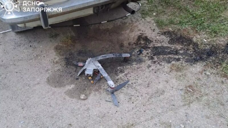Запоріжжя: внаслідок удару російським дроном травмовано 4 людей, серед них підліток