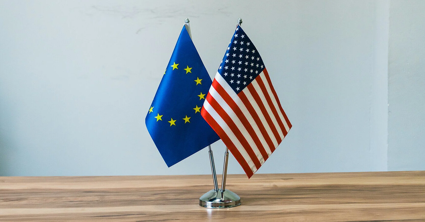 ЄС поспішає закрити угоду зі США: мита на авто знову під загрозою