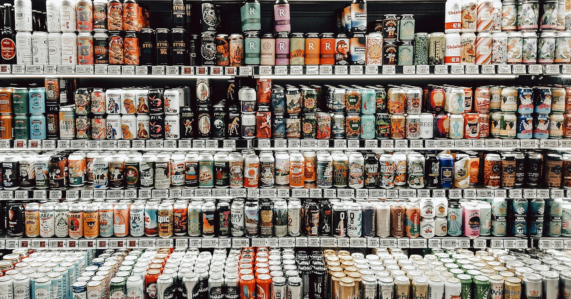 Варшава забороняє нічний продаж алкоголю: що зміниться з 1 червня та як зачепить мешканців міста й туристів