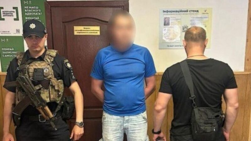 Двічі обікрав підприємство: на Дніпропетровщині повідомили про підозру 38-річному чоловіку