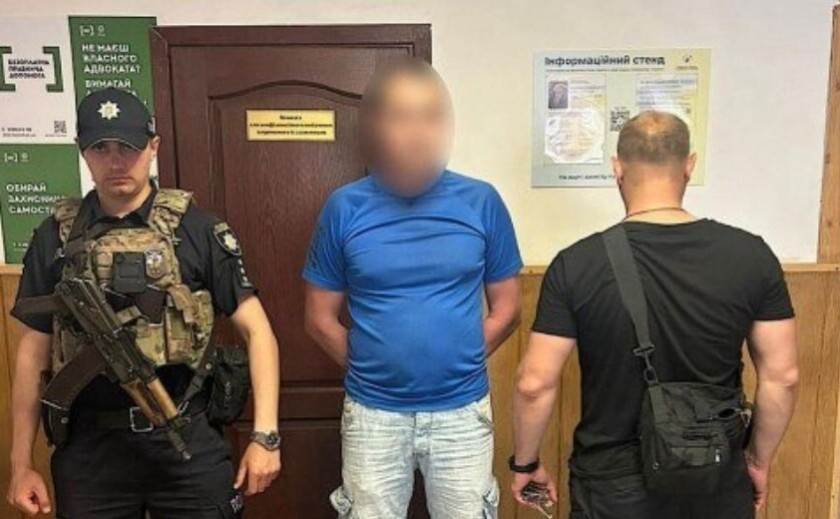 Двічі обікрав підприємство: на Дніпропетровщині повідомили про підозру 38-річному чоловіку